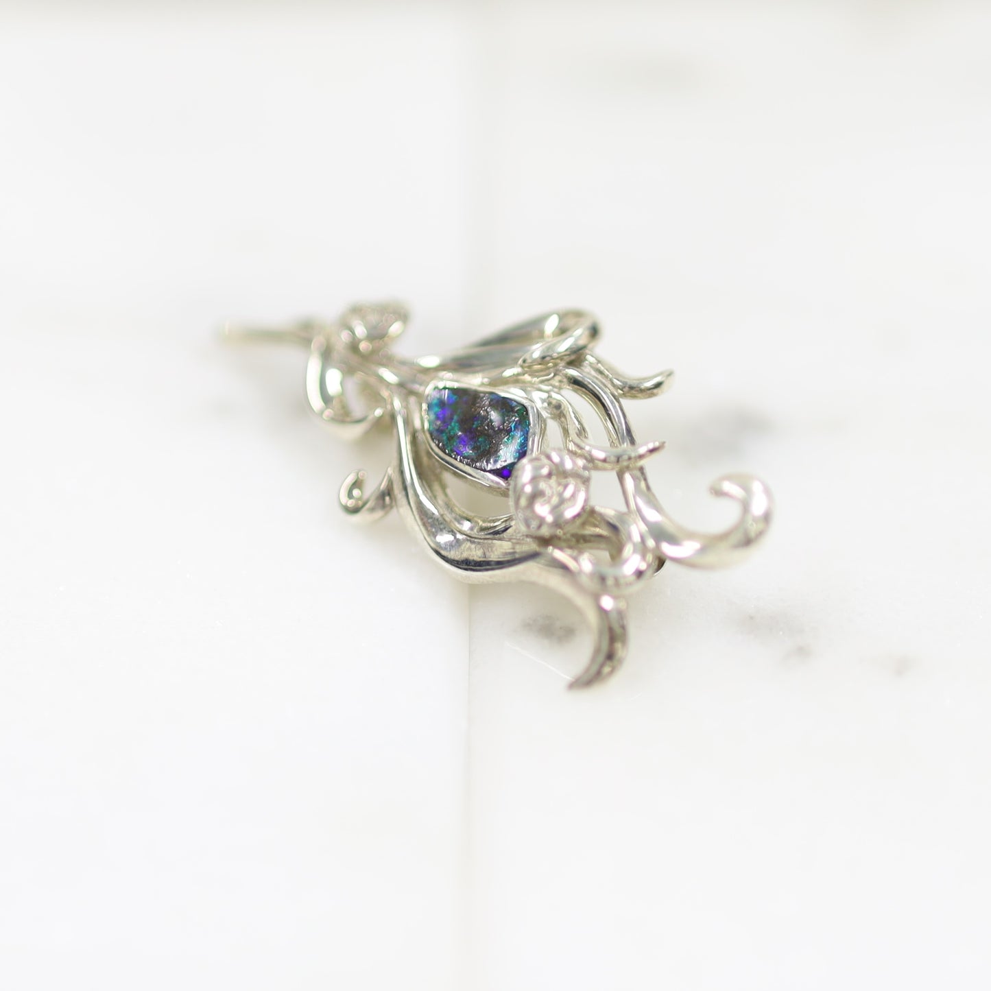 憧れ SV925ブローチ ボルダーオパール