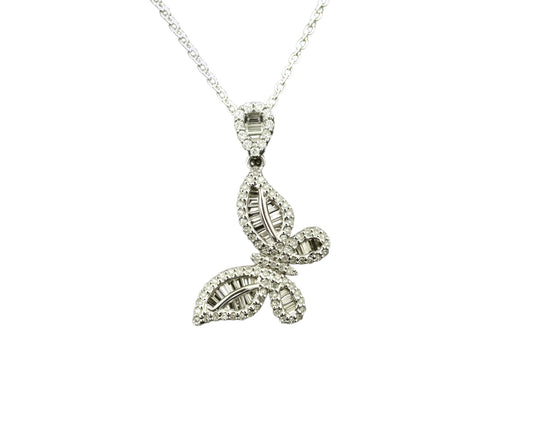 18kホワイトゴールド蝶ネックレス